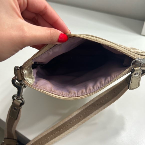 Coach Crossbag - Picture 4 of 6